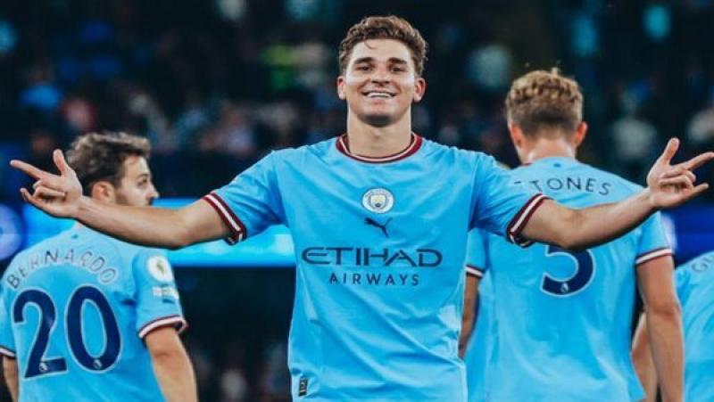 ألفاريز يدخل نادي الـ100 مع مانشستر سيتي