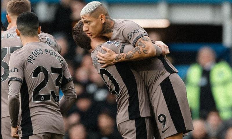 توتنهام هوتسبير وإيفرتون